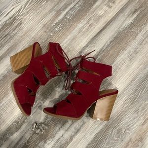 Qupid burgundy heel